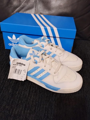 Adidas original leather sneakers size 38.5 new, sporty, white and blue