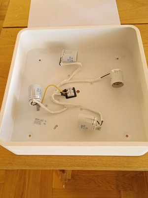 Ragu Nova Luce ceiling light square with metal frame and acrylic diffuser like new