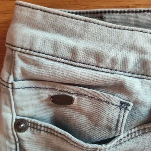 O'neill women's denim shorts size 28 like new, cotton blend