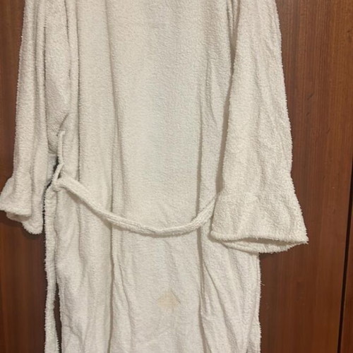 White cotton bathrobe like new, soft frotte fabric