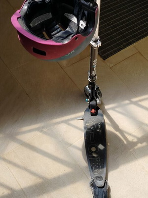 Scooter and helmet like new