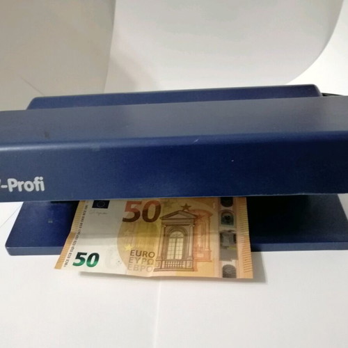 Counterfeit Banknote Detector like new