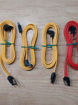 SATA cables like new, pack of 5, 1 meter with 90-degree angle