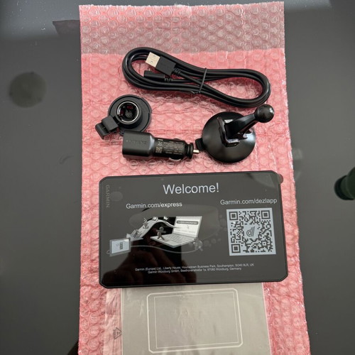 Garmin LGV 710 GPS like new for large vehicles with WiFi and Bluetooth