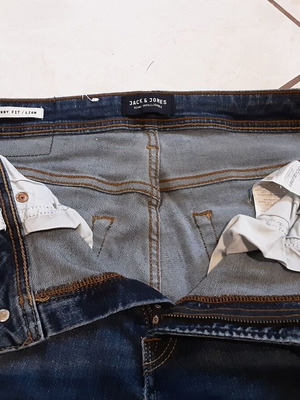 Τζιν Jack & Jones κολλητό ελαστικό σαν καινούργιο, Νο 32