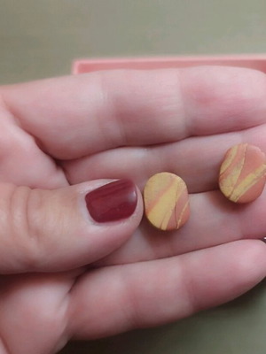 Wooden earrings like new, brown
