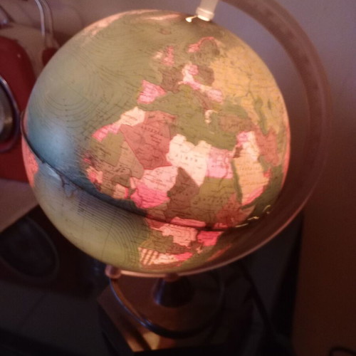Illuminated globe used from the 70s