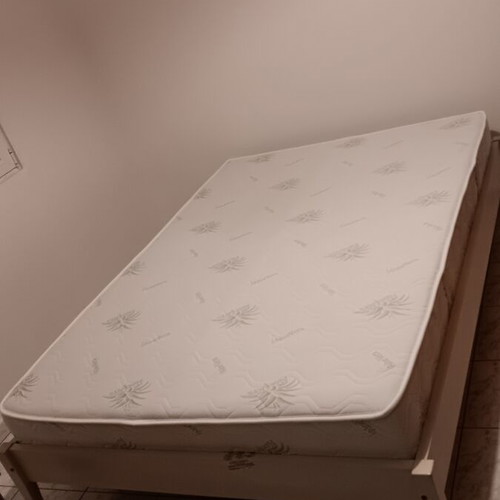 Bed with mattress like new, 140x200 cm, beige cream color