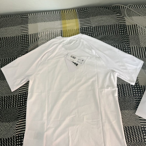 Guess men's white T-shirt size M, new with tags