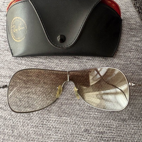 Ray Ban sunglasses light brown like new, size small