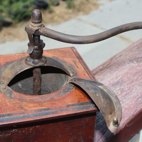 French coffee grinder 1900 used, kitchen item