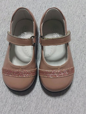 Girls ballet flats size 21 like new, dark beige (rotten apple)