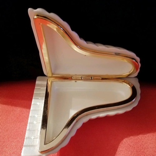 Porcelain jewelry box vintage like new, Italian piano shape
