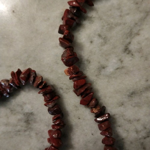 Necklace with semi-precious stones like new, unworn