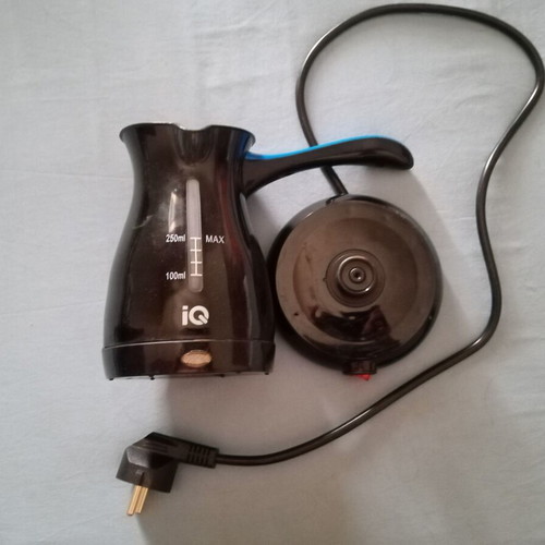 IQ electric briki 450W 300 ml black for 4 cups, like new
