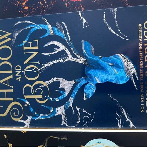 Shadow and Bone Trilogy used Greek edition by Leigh Bardugo