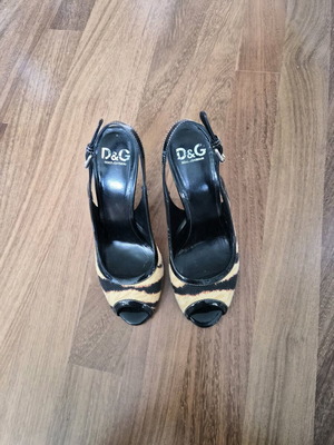 Dolce & Gabbana women's leopard print sandals size 38 like new