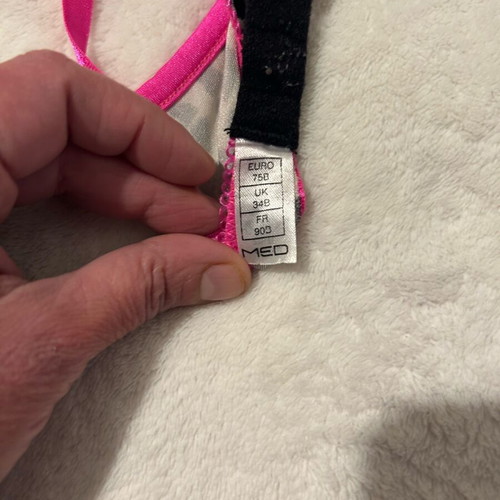 Med women's bra like new with fuchsia straps size 75B