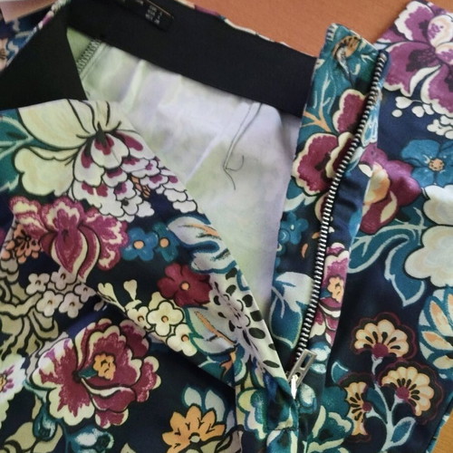 Zara pants new with side zipper multicolor size L