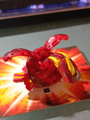Bakugan Pyrus Neo Dragonoid figure