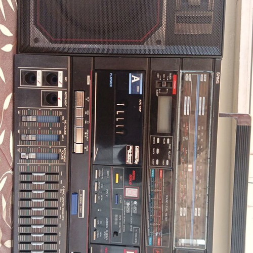 Vintage Sping Boombox multi-purpose music system like new
