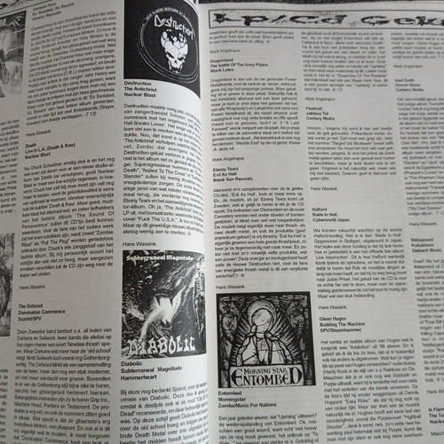 Violent Moshground #35 fanzine like new, 2001, Dutch