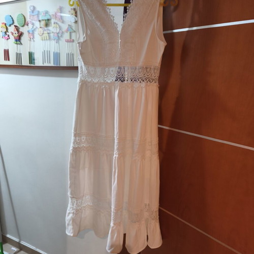 White dress with lace and deep back, midi, like new
