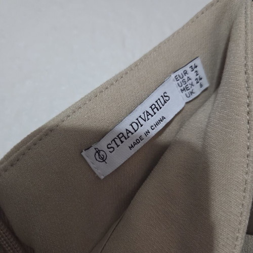 Stradivarius beige skirt shorts, XS