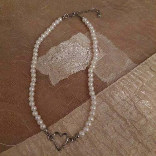 Necklace with pearls and heart like new from Shein
