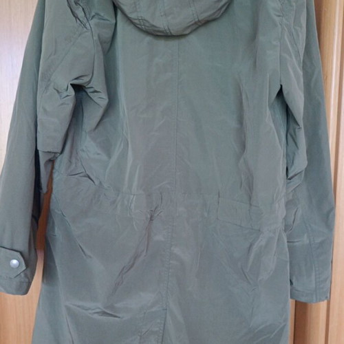 Mango trench coat like new, windproof and waterproof, size L, green