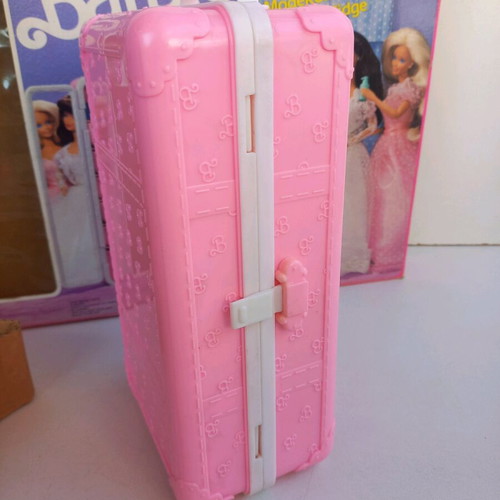 Barbie Fashion Trunk 1991 Mattel new, intact contents