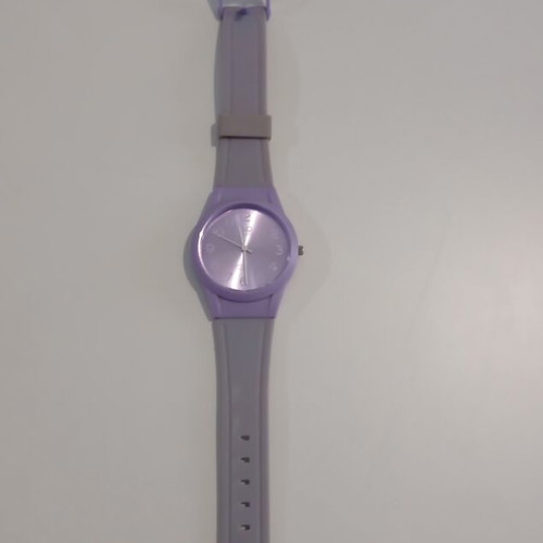 Q&Q wristwatch, lilac