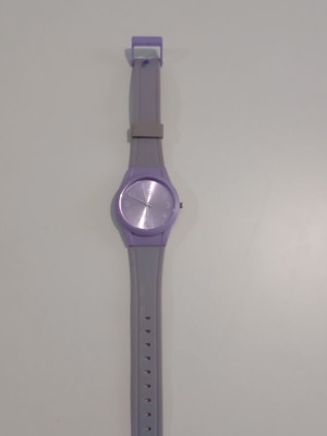 Q&Q wristwatch, lilac
