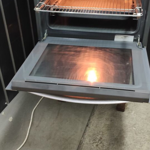 Pitsos Electric Stove like new, fully functional
