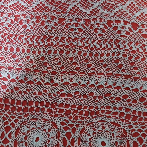 Needle lace embroidery set new, 3 pieces, white doily and napkins