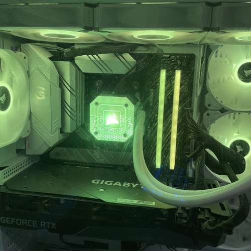 Gaming PC RTX 3070 32 GB RAM like new
