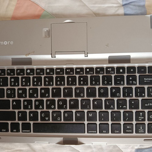 Bitmore Bluetooth wireless keyboard like new, detachable stand for tablet