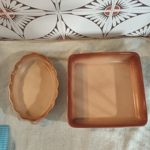 Vintage ceramic and clay ovenware set of 2, like new