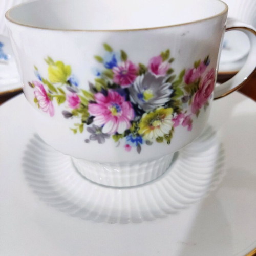 Kaiser Romantica porcelain tea set like new