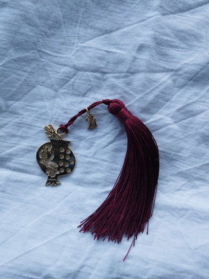 Gouri 2024 metal pomegranate with tassel 15cm