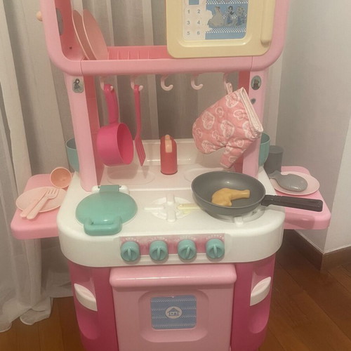 ELC children's kitchen like new with 16 accessories