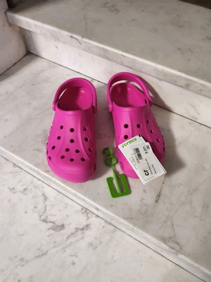 Crocs παντόφλες νούμερα 37-38 ροζ καινούργιες με καρτελάκια