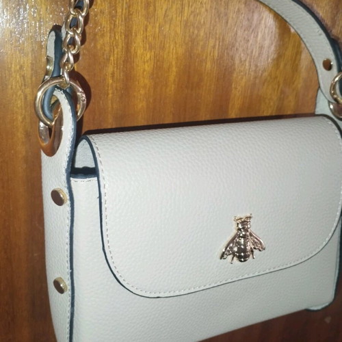 Beige shoulder bag like new with detachable strap