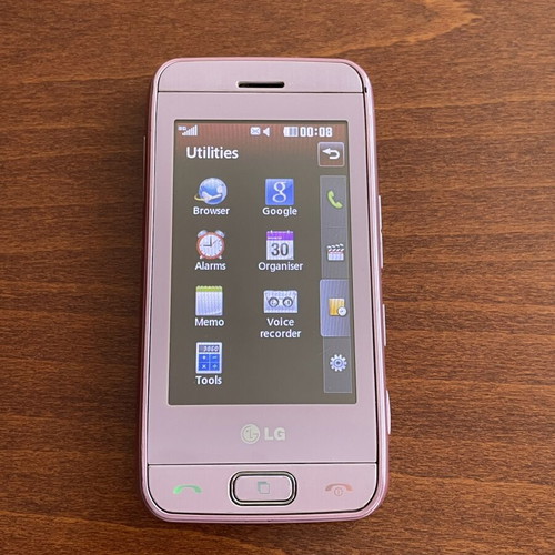 LG GT400 Touch smartphone