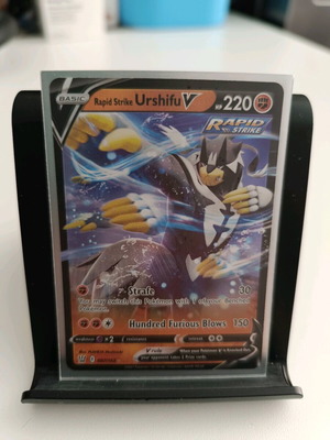 Pokémon Rapid Strike Urshifu V card like new