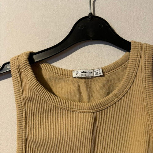 Crop top used, size M, beige from Stradivarius