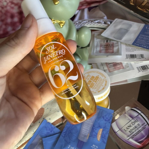 Beauty samples bundle with Sol de Janeiro, Lancôme, Clinique, Apivita, Gisou, Laneige