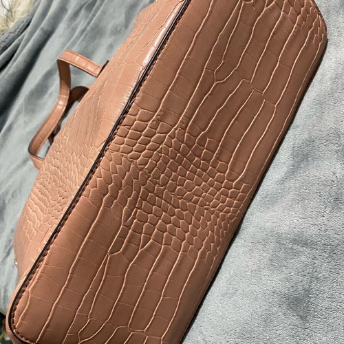 Women's croc pattern bag used in very good condition