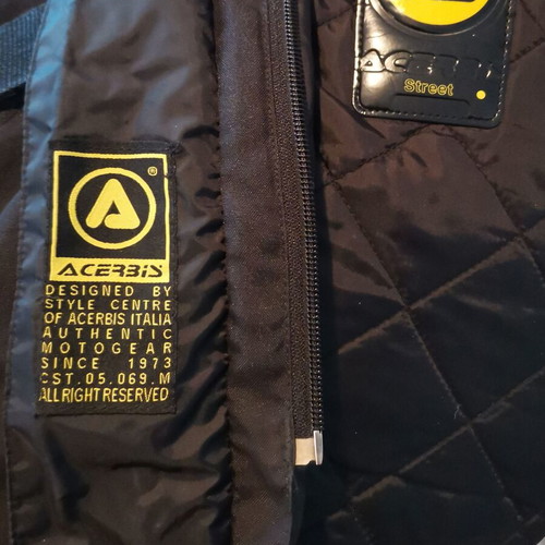 Acerbis medium jacket like new with removable lining and protections