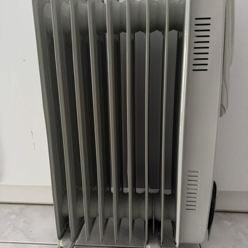 IQ Oil Radiator 9 Fins 2000W Like New